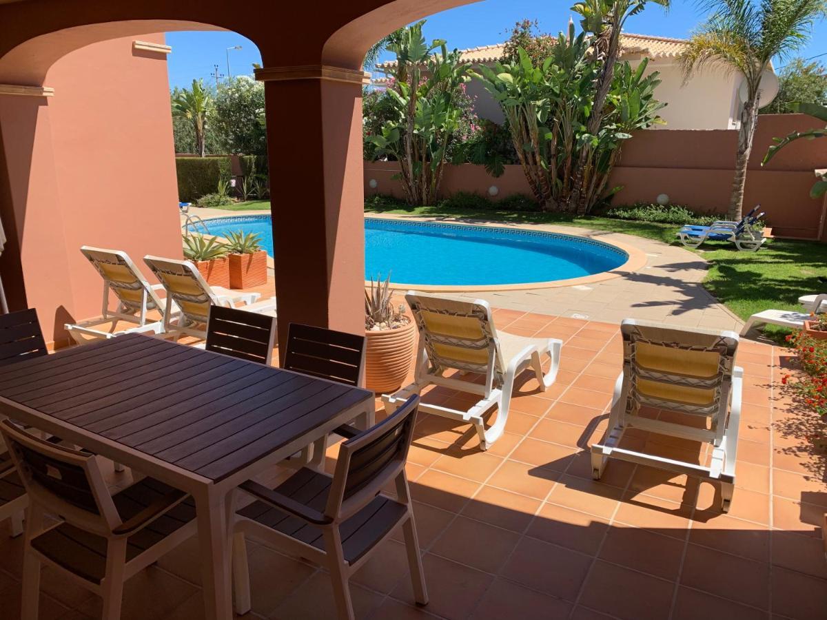 2 Bedroom - Only 100 Metres From The Fabulous Meia Apartamento *